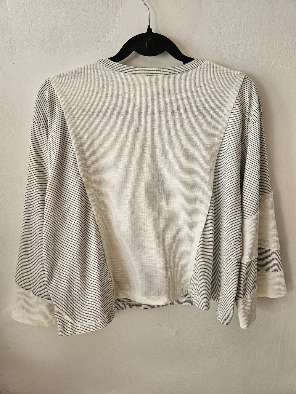P.O.L Taking The Day Off Patch Striped Split V Neck Pullover Top White Black S - Picture 5 of 11